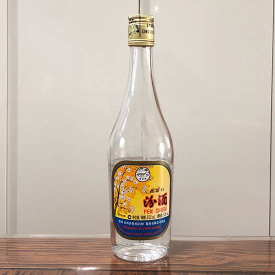 처음에는 부드럽고 다음에는 달콤하고 끝에 가서는 후끈하게 변신하는 고량주 행화촌 분주. 무색투명하고 맛과 향이 독특하다. /사진=취화선