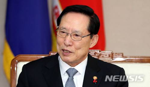 【서울=뉴시스】추상철 기자 = 송영무 국방부 장관. 2018.01.10. scchoo@newsis.com