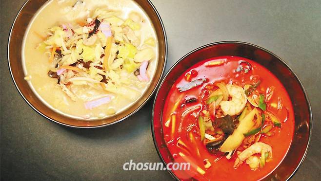 한국식 짬뽕(오른쪽)과 일본 나가사키 짬뽕. 한국은 해산물, 일본은 돼지뼈 육수란 점이 다르다. /이태경 기자