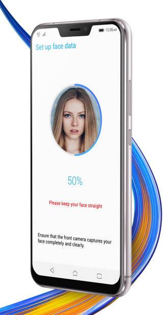 에이수스의 젠폰5. 화면 상단부가 들어간 모습이 애플 아이폰X과 매우 흡사하다.(사진출처: 에이수스 홈페이지)