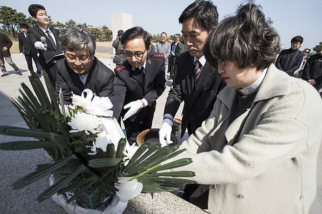 지난 달 14일 한국기독교교회협의회는 제주4.3 흔적을 찾아 평화기행을 진행했다. 당시 NCCK 지도부는 제주43 평화공원을 찾아 헌화했다.  ⓒ지유석