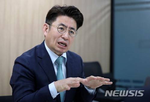 【서울=뉴시스】홍효식 기자 = 박종진 바른미래당 송파을 재보궐선거 예비후보가 지난 5일 서울 영등포구 여의도의 한 빌딩 사무실에서 뉴시스와 인터뷰를 하고 있다. 2018.04.09. yesphoto@newsis.com