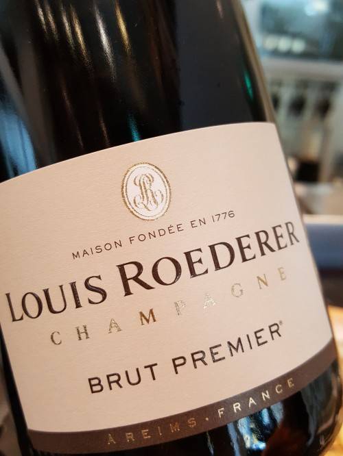 샴페인 루이 로드레 브뤼 프리미에.