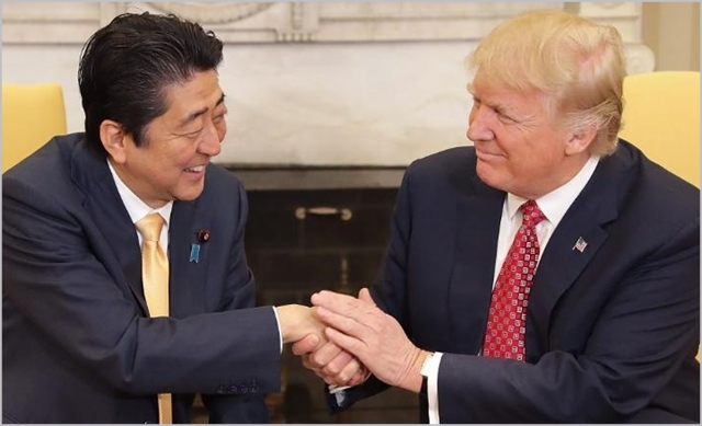 아베 신조 일본 총리와 도널드 트럼프 미국 대통령 ⓒCNN 캡처