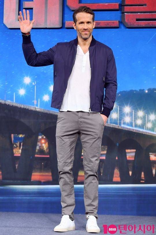 배우 라이언 레이놀즈가 2일 오전 서울 광화문 포시즌스호텔에서 열린 영화 ‘데드풀2’ 내한 기자 간담회에 참석해 미소 짓고 있다. / 사진=이승현 기자 lsh87@