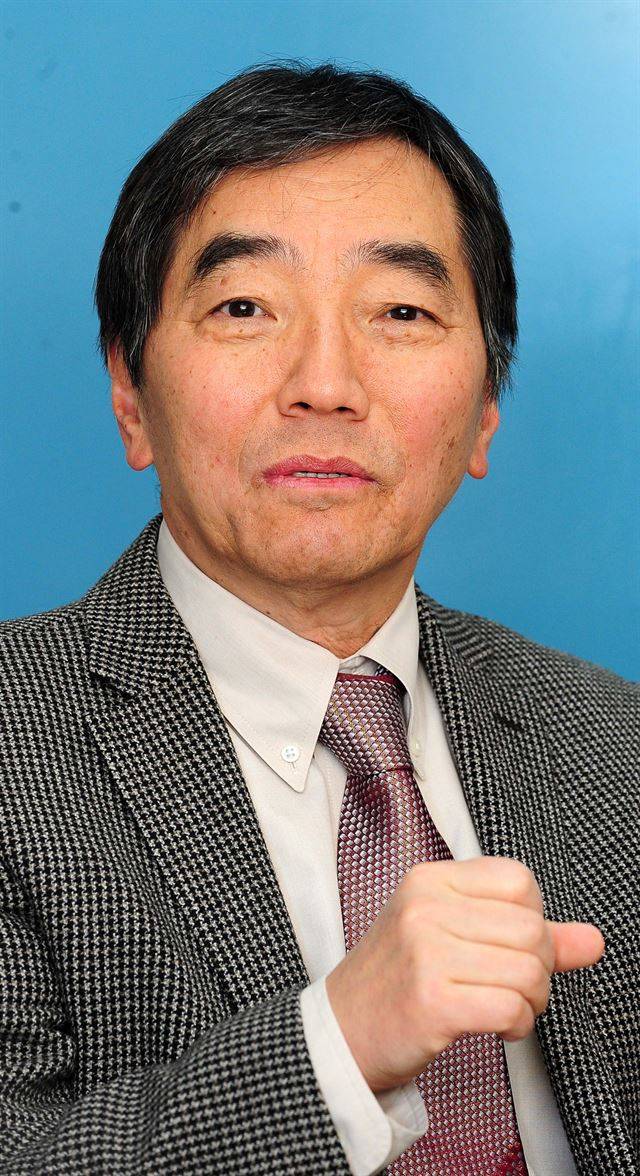 윤석헌 교수. 배우한 기자