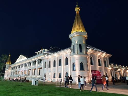 화려한 외관으로 꾸민 중국 와이너리 리온(LION)