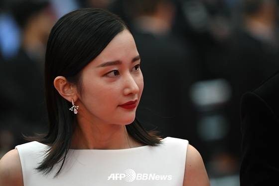 제71회 칸국제영화제 경쟁부문에 초청된 영화 '버닝'의 레드카펫에 오른 전종서 //AFPBBNews=뉴스1