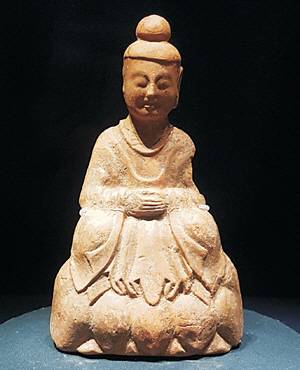 평안남도 원오리 절터에서 출토된 6세기 고구려 불상. 국립중앙박물관에 보관돼 있다.