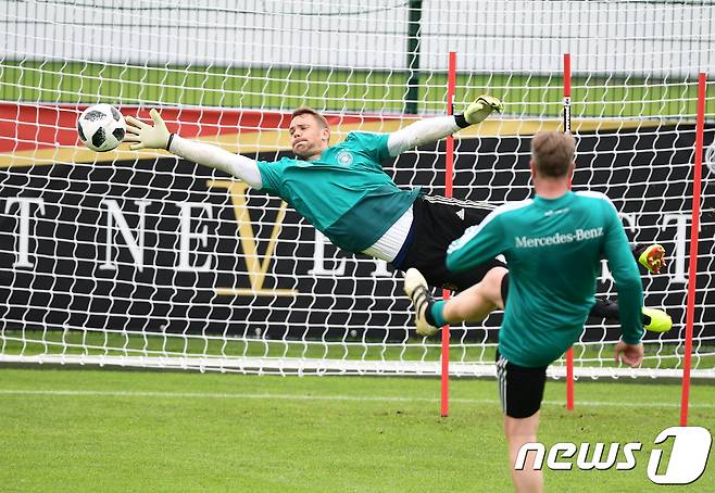 독일 축구대표팀 훈련에 정상적으로 참가한 마누엘 노이어(32·바이에른 뮌헨) © News1