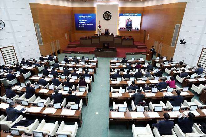 양준욱 서울시의회 의장이 지난 2월21일 서울 태평로 서울시의회 본회의장에서 열린 제278회 시의회 임시회 1차 본회의에서 개회선언을 하고 있다./사진=뉴스1