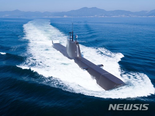 【서울=뉴시스】 해군 장보고-Ⅱ급(214급) 잠수함인 '홍범도함' (뉴시스DB)