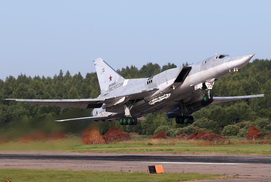 2013년 스웨덴 영공 가까이 다가간 러시아의 폭격기 Tu-22M 백파이어. [사진 Dmitiry Pichugin]