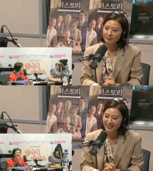 '언니네 라디오' 김희애. 사진|SBS 보이는 라디오