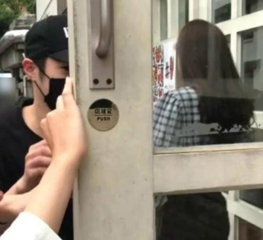 김현우, 오영주. 사진| 온라인 커뮤니티