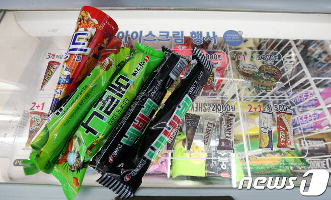 서울 시내의 한 편의점에서 판매 중인 아이스크림. /뉴스1 © News1 구윤성 기자