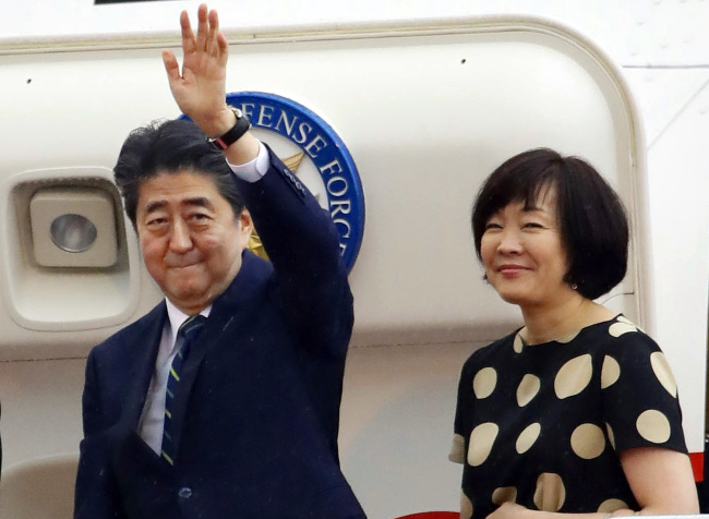 아베 신조 일본 총리와 부인 아키에 여사 [사진제공=연합뉴스]
