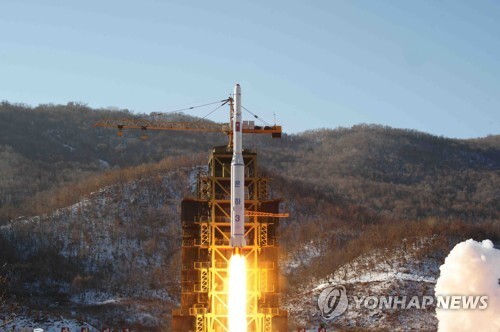 북한 서해위성발사장에서 2012년 '은하 3호'가 발사되는 장면 [연합뉴스 자료사진]