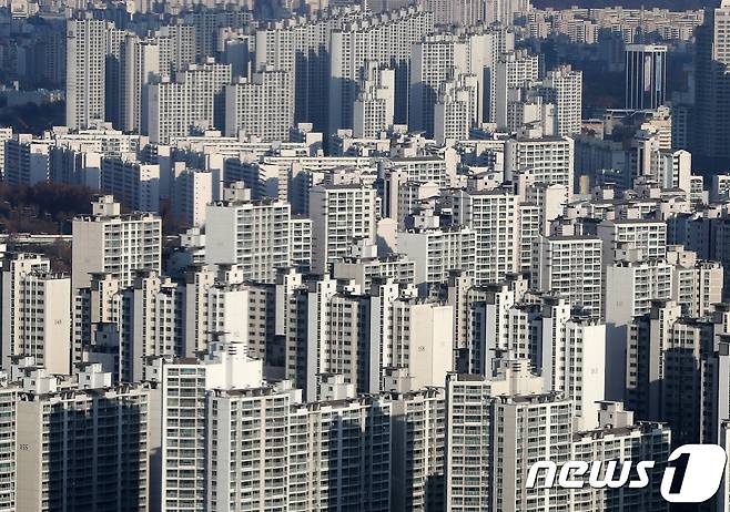 서울 송파구 잠실의 한 아파트단지의 모습.  © News1 구윤성 기자