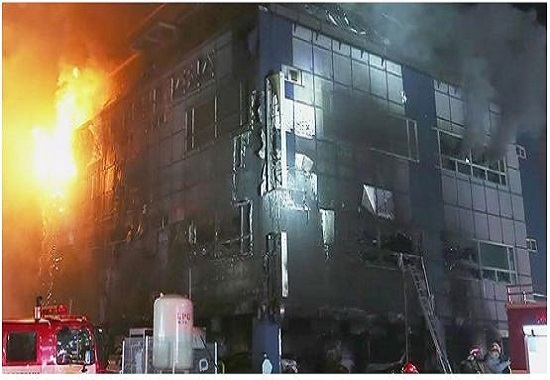 작년 12월 대형 화재참사가 일어난 제천시 하소동 스포츠센터 건물은 ‘드라이비트’ 마감재를 사용해 삽시간에 불길이 건물 전체로 번졌다. ⓒSBS 뉴스