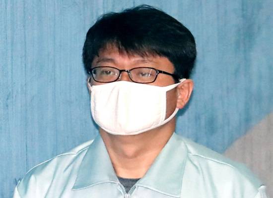 김진모 전 청와대 민정2비서관이 지난달 16일 오후 서울 서초구 서울중앙지법에서 열린 7차 공판에 출석하고 있다. (사진=뉴시스)