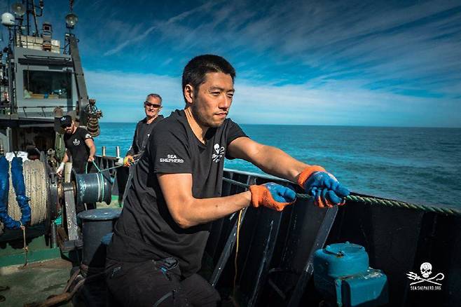 멕시코 캘리포니아만에서 시셰퍼드 활동중인 김한민 작가/시셰퍼드코리아 제공