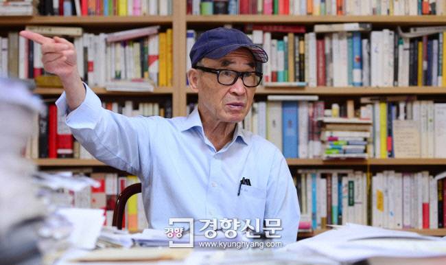 고은 시인. 경향신문 자료사진.