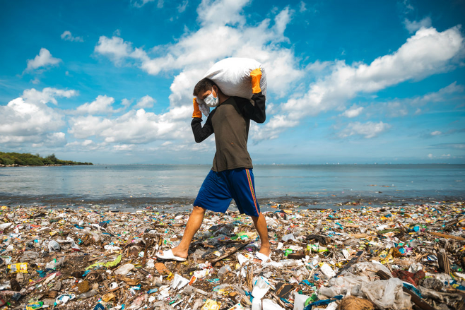 필리핀 프리덤섬에서 해변을 가득 메운 플라스틱 쓰레기 (Greenpeace)