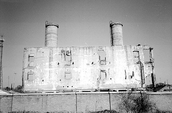 중국 하얼빈에 남아 있는 옛 731부대 동력실 건물 잔해. <한겨레> 자료 사진.