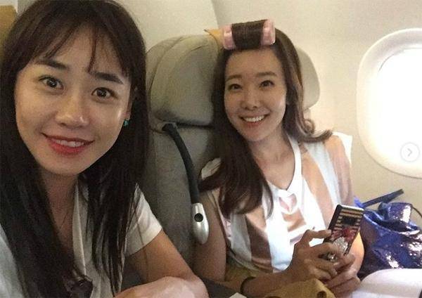 강래연(왼쪽)과 소유진이 함께 포즈를 취했다. 사진 출처=강래연 SNS