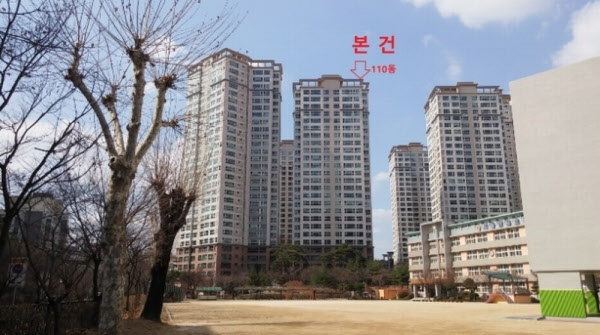 경매로 나온 서울 서초구 반포동 반포자이 아파트. /신한옥션SA