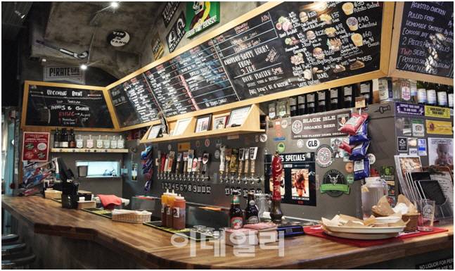 더 라운드 하우스