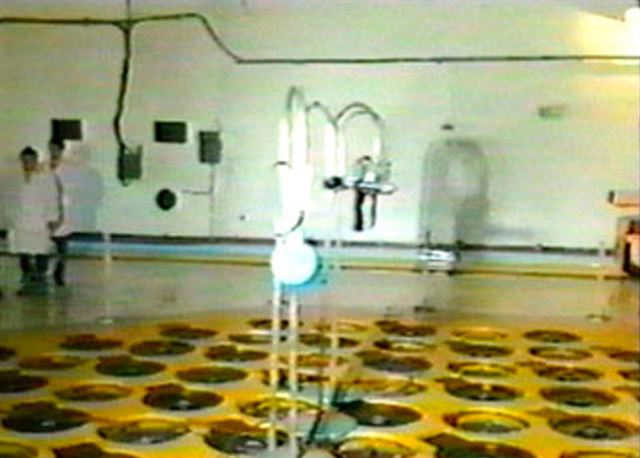 국제원자력기구(IAEA) 사찰단이 1992년 5월 촬영한 북한 영변 25mW 원자로. 한국일보 자료사진
