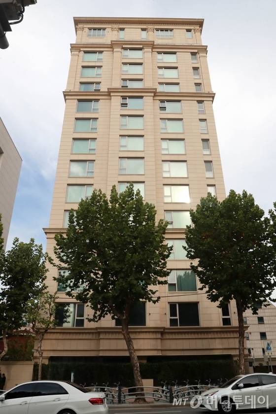 서울 강남의 '상지리츠빌카일룸' 아파트 전경/사진=임성균 기자