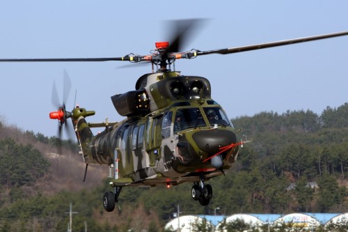 마린온의 원형인 수리온 헬기가 지상에서 이륙하고 있다. 육군 제공