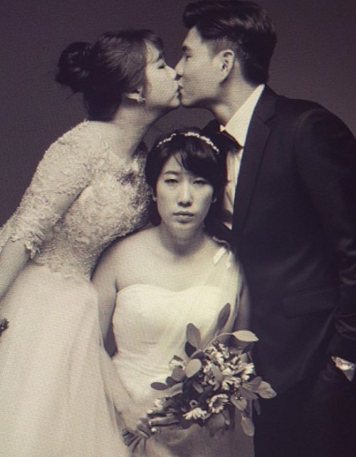 홍현희와 제이쓴의 결혼 사진에 김영희가 함께 한 모습.