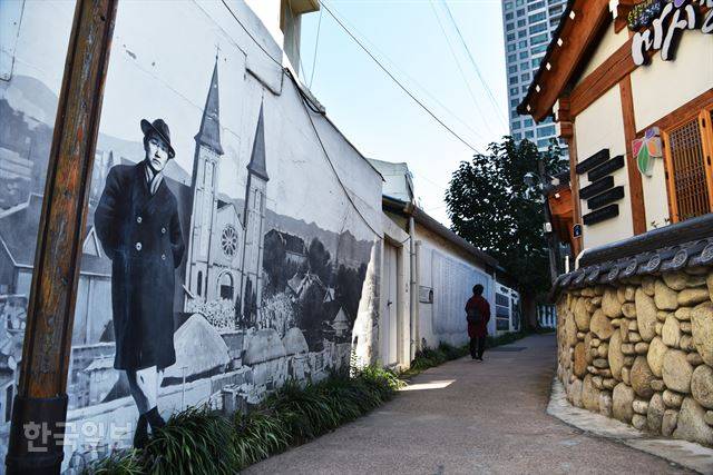 계산성당 뒤편 이상화와 서상돈 고택으로 가는 골목.