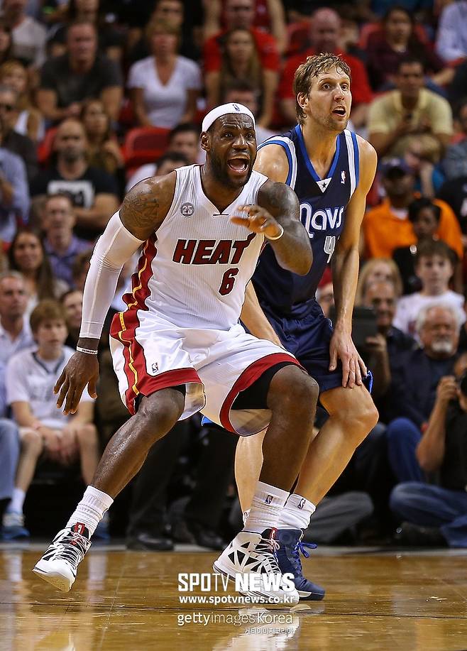 ▲ 2011년 파이널에서 격돌했던 르브론과 덕 노비츠키(왼쪽부터).