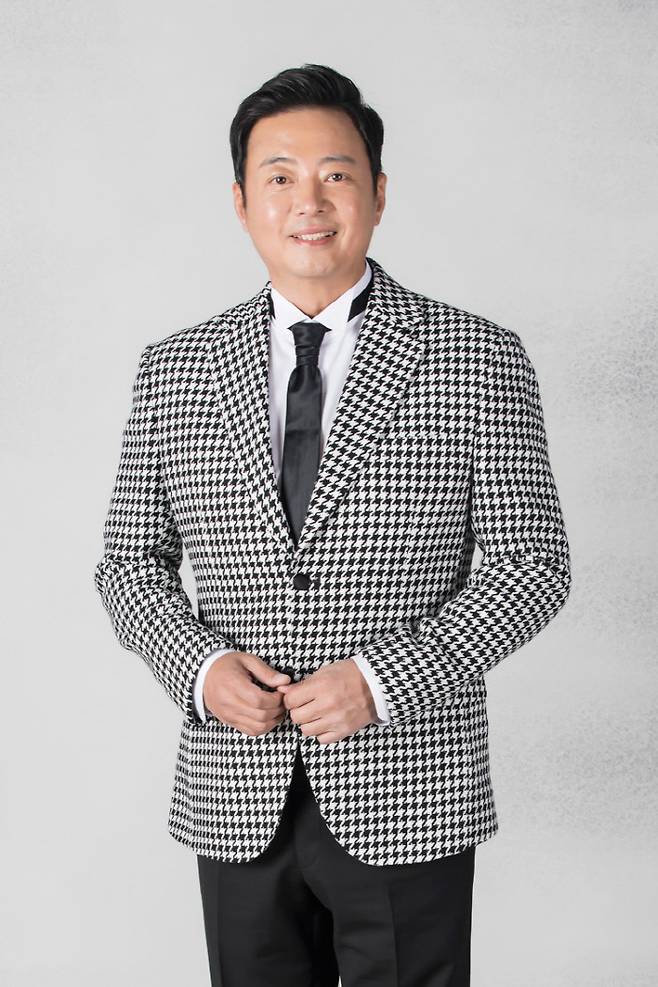 배우 윤다훈. 사진제공 바엔터