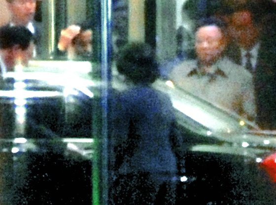 김정일(오른쪽) 국방위원장이 지난 2011년 5월 중국을 방문했을 당시 김옥(가운데)이 김 위원장과 함께 차량에 오르고 있다. [사진 연합뉴스]