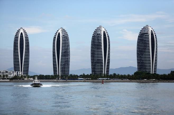 인공섬 펑황다오(봉황도)의 주상복합아파트. 이병학 선임기자