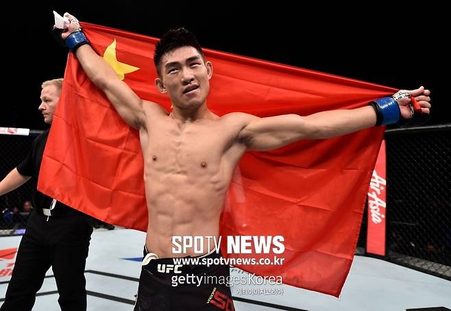 ▲ 송야동은 이름은 물론 다양한 킥 기술로 격투 팬들 뇌리에 강한 인상을 남겼다.