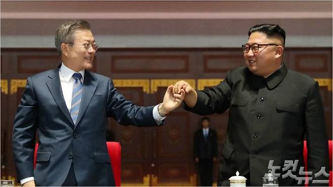 문재인 대통령과 북한 김정은 국무위원장. 박종민기자