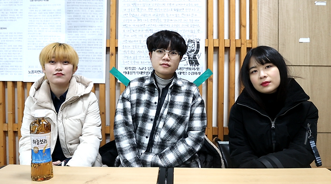 왼쪽부터 윤원정 '동국대 31대 총여학생회 무빙' 활동가, 이수빈 '연세대 제29대 총여학생회 모음' 활동가, 최새얀 '성균관대 성평등 어디로가나'활동가 (사진=스냅타임)