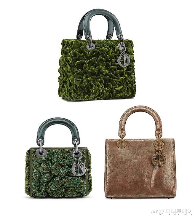 레이디 디올 아트 #3 이불 작가 작품 /사진제공=디올