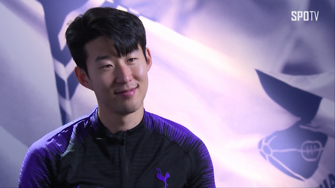 ▲ '생글생글' 손흥민의 웃는 얼굴은 영국 사람들도 기분 좋아한다.