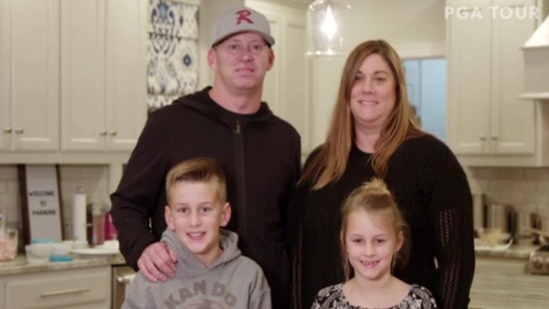 두 아이의 아빠인 크리스 톰프슨은 “아내가 항상 자신을 응원해 줬다”고 했다./PGA투어 동영상
