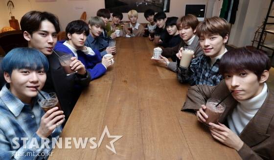 (왼쪽부터) 세븐틴 멤버 승관, 민규, 원우, 준, 버논, 호시, 정한, 조슈아, 에스쿱스, 우지, 디에잇, 디노, 도겸 /사진=김휘선 기자