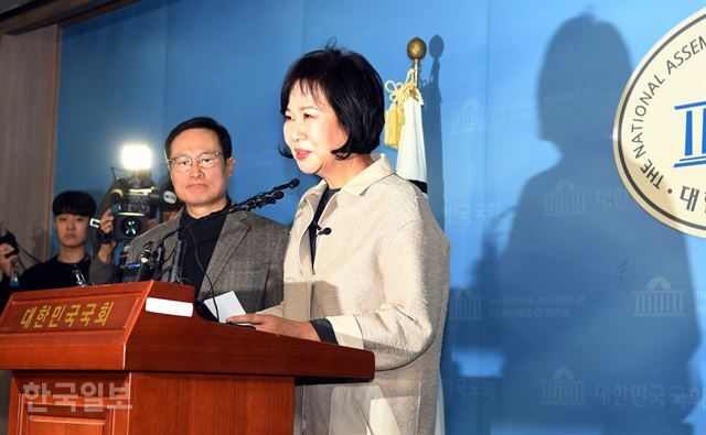 손혜원 의원(더불어민주당 탈당)은 20일 오전 국회 정론관에서 기자회견을 열어 "당적을 내려 놓겠다"고 밝혔다. 고영권 기자
