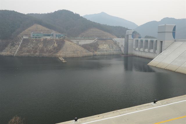 2018년 이후 댐 기능을 수행하지 못하고 있는 영주댐. 이상돈 의원실 제공